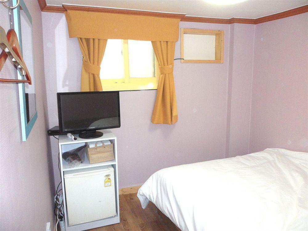 Yakorea Itaewon Hostel